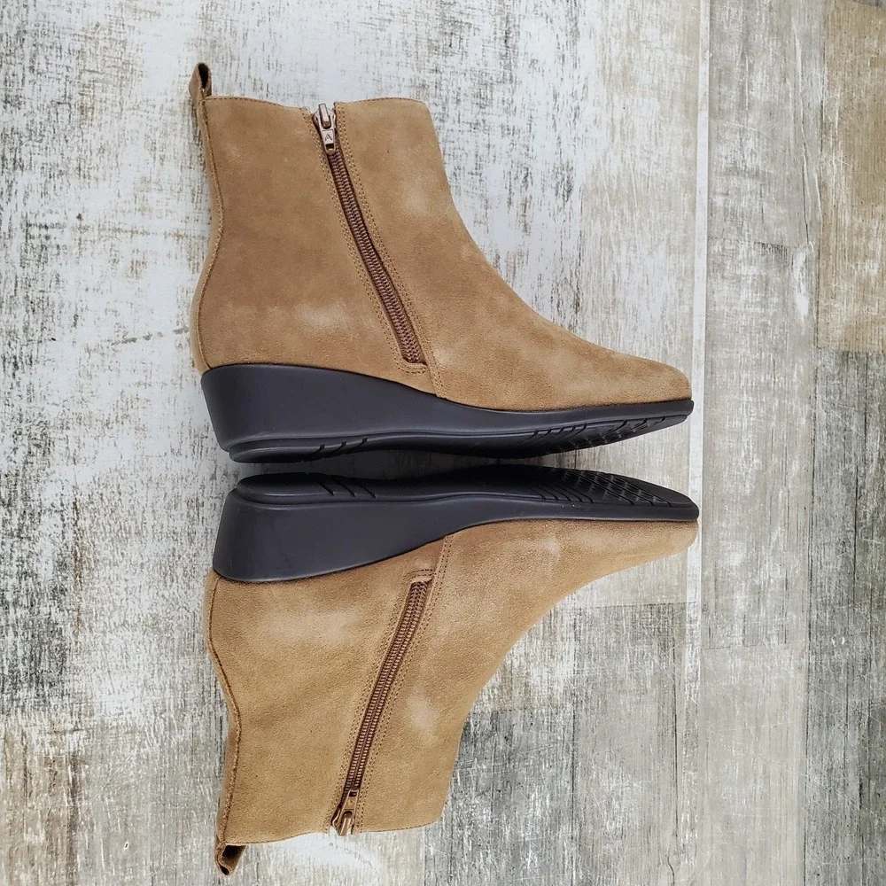 Aerosoles Alisa Women Wedge Bootie Sz 6 M Light Tan Suede Weatherproof Side Zip